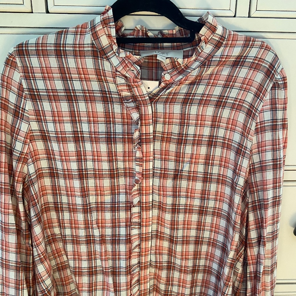 NWT LOFT Linen blend ruffle neck shirt